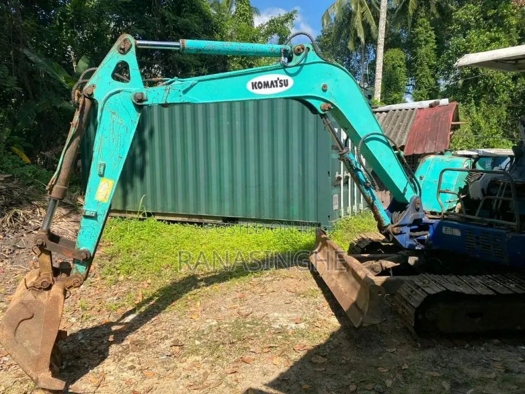 Komatsu 40 2010 Heavy-Duty (Used)