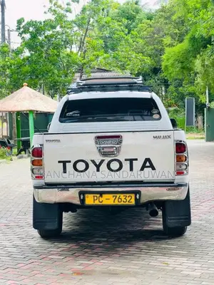 Toyota Hilux 2011 Pickup (Used)