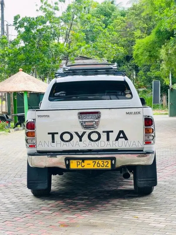 Toyota Hilux 2011 Pickup (Used)