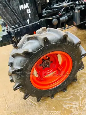 Kubota E KUBOTA 2023 Tractor (Used)