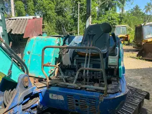 Komatsu 40 2010 Heavy-Duty (Used)
