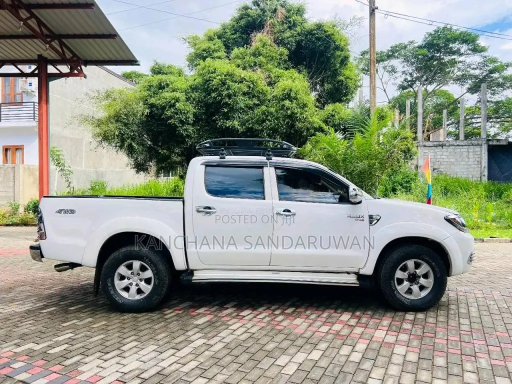 Toyota Hilux 2011 Pickup (Used)