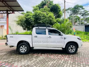 Toyota Hilux 2011 Pickup (Used)