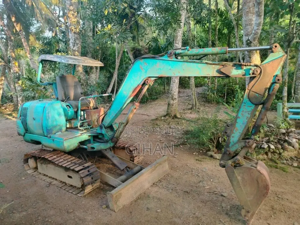 Komatsu Excavator 20-7 2001 Heavy-Duty (Used)