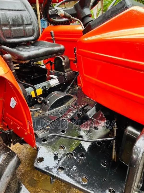 Kubota E KUBOTA 2023 Tractor (Used)