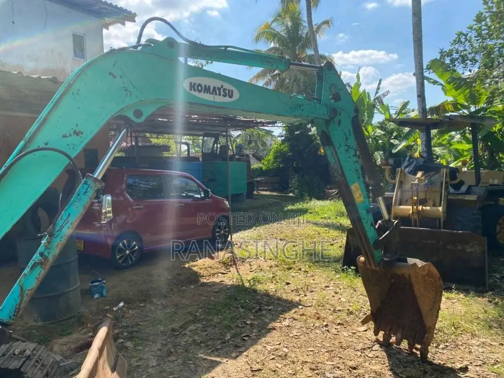 Komatsu 40 2010 Heavy-Duty (Used)