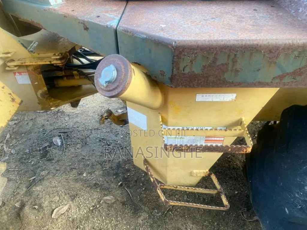 Komatsu WA 50A Wheel Loader 2012 Heavy-Duty (Used)