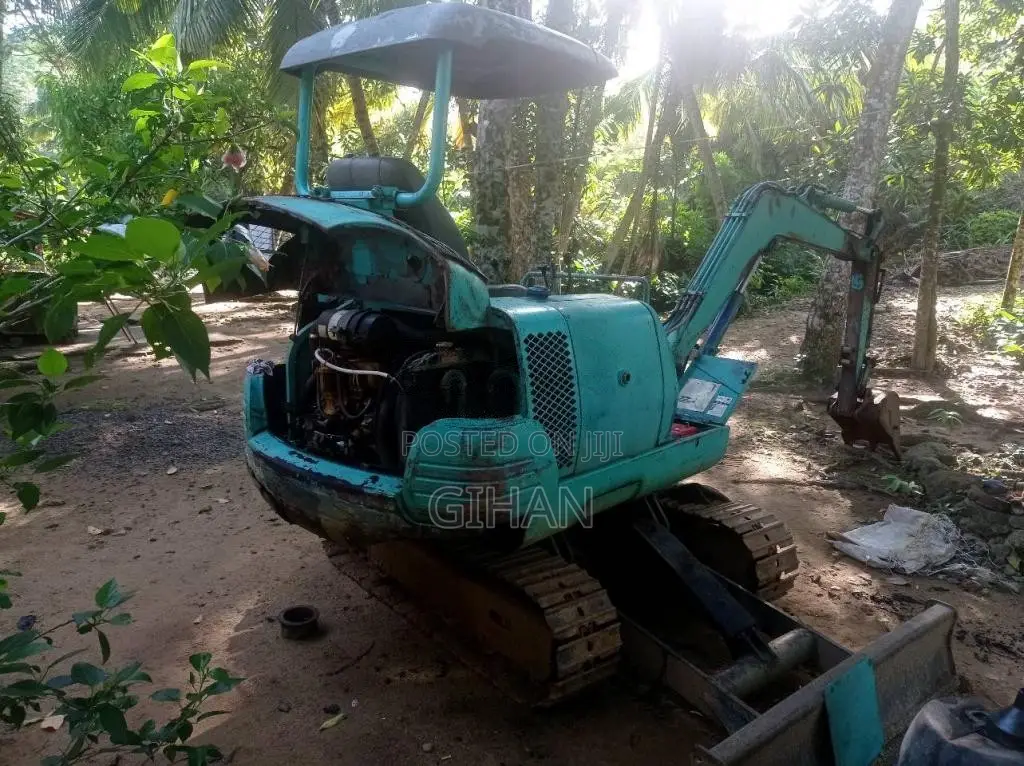 Komatsu Excavator 20-7 2001 Heavy-Duty (Used)