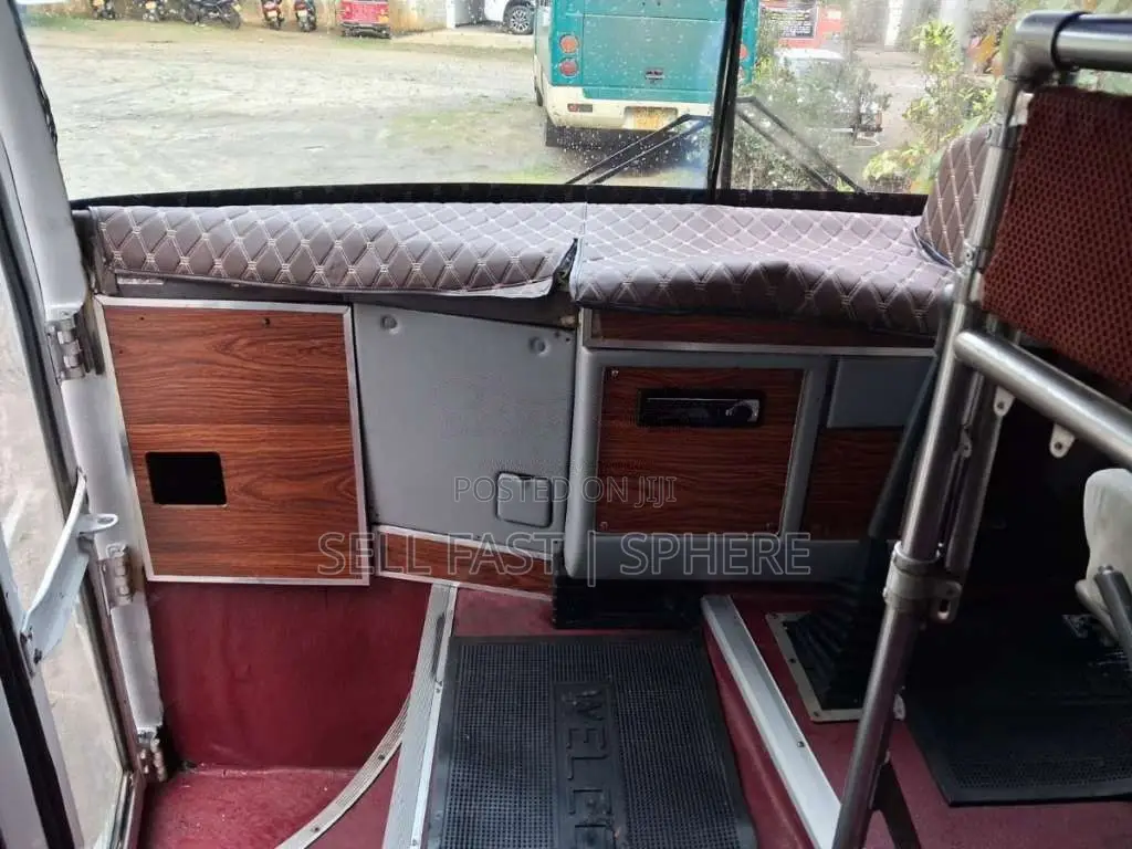 Mitsubishi Fuso Dolphin 1988 Bus (Used)