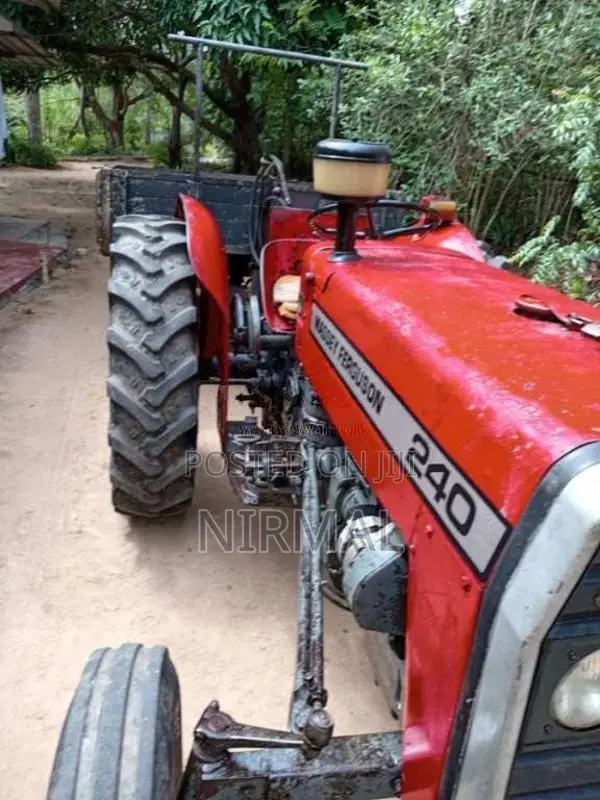 Massey-Ferguson 240 Super 1990 Tractor (Used)