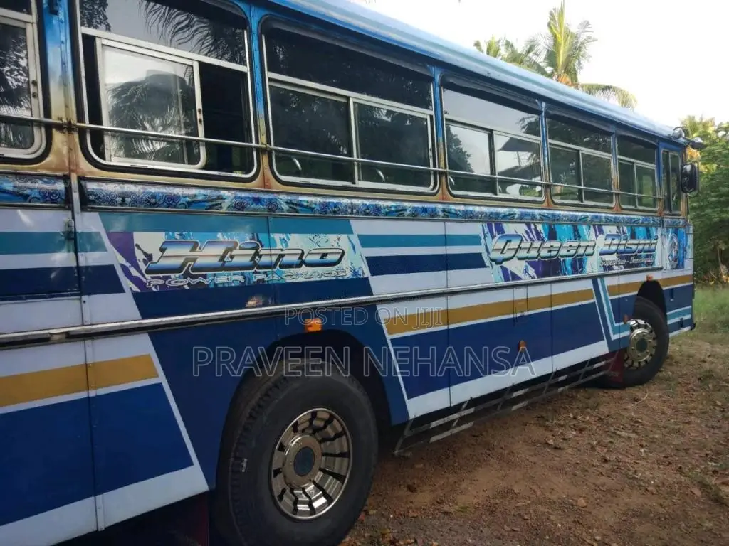 Ashok-Leyland Viking 2005 Bus (Used)