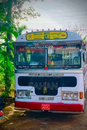 Ashok-Leyland Hino 2006 Bus (Used)