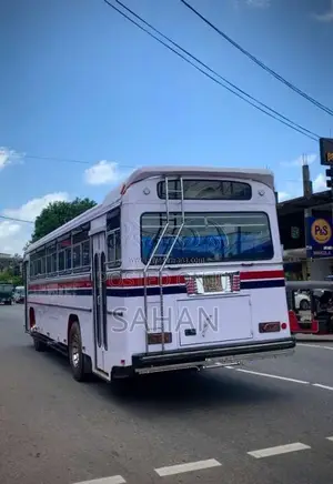 Ashok-Leyland Hino 2006 Bus (Used)