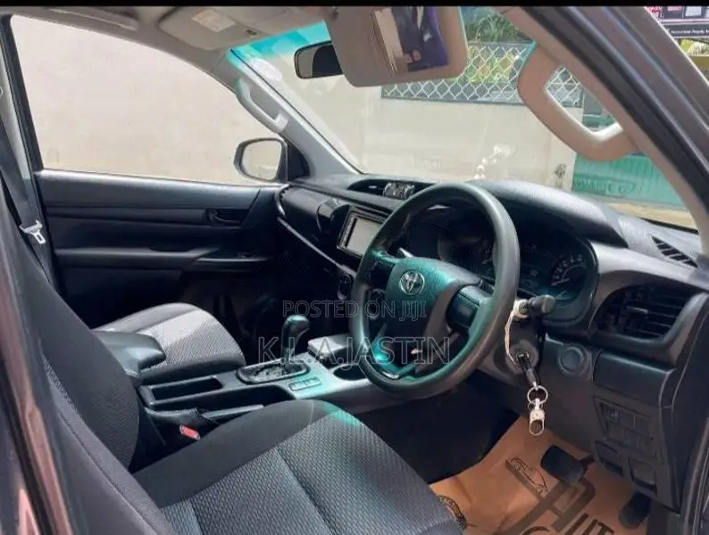 Toyota Hilux 2017 Pickup (Used)