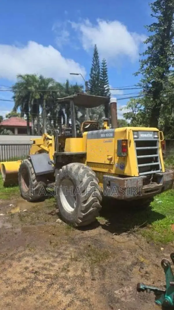 Komatsu WA100M Wheel Loader 2000 Heavy-Duty (Used)