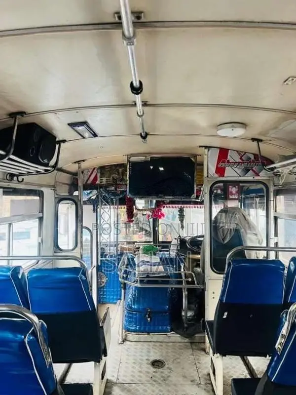 Ashok-Leyland Hino 2006 Bus (Used)