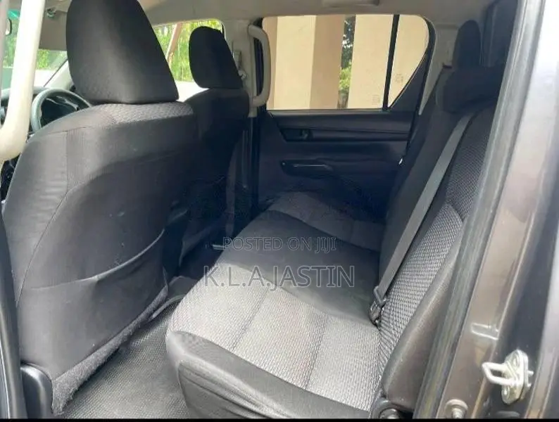 Toyota Hilux 2017 Pickup (Used)