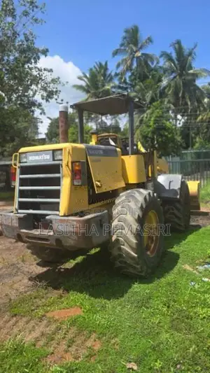 Komatsu WA100M Wheel Loader 2000 Heavy-Duty (Used)
