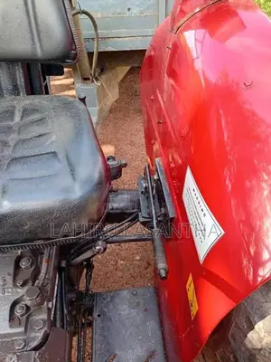 Massey-Ferguson 240 1994 Tractor (Used)
