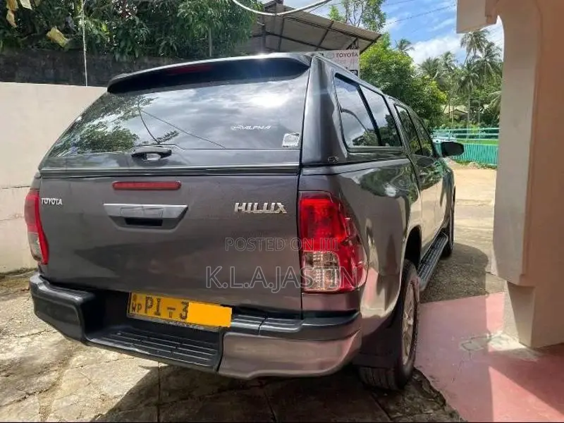 Toyota Hilux 2017 Pickup (Used)