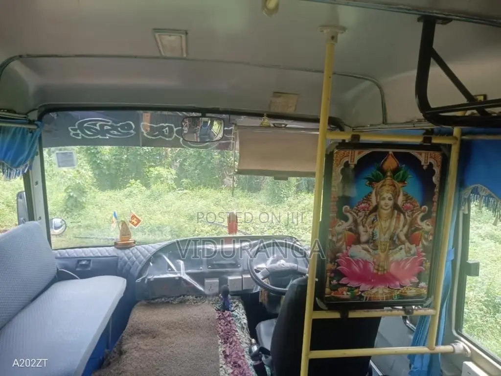 Eicher Starline 2016 Bus (Used)