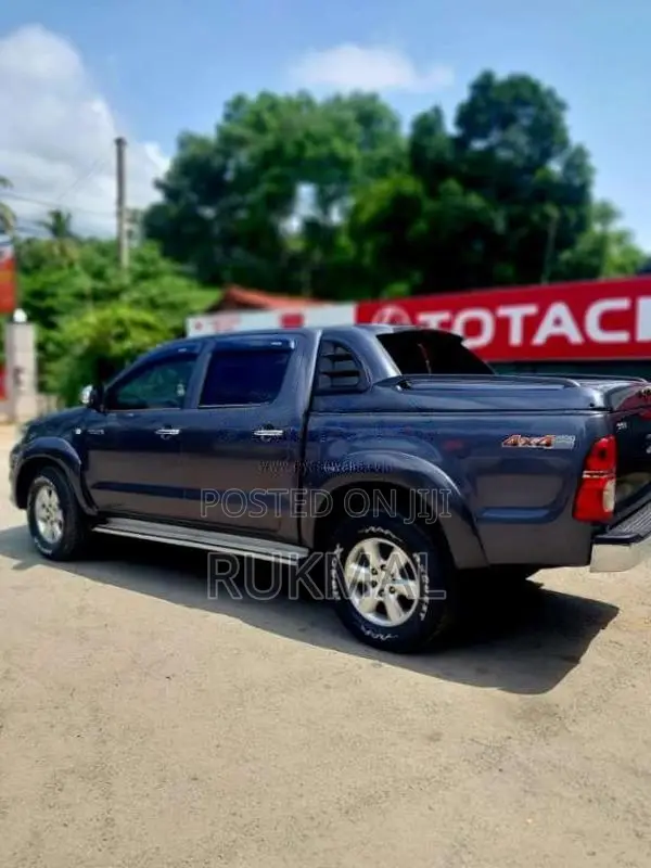 Toyota Hilux 2011 Pickup (Used)