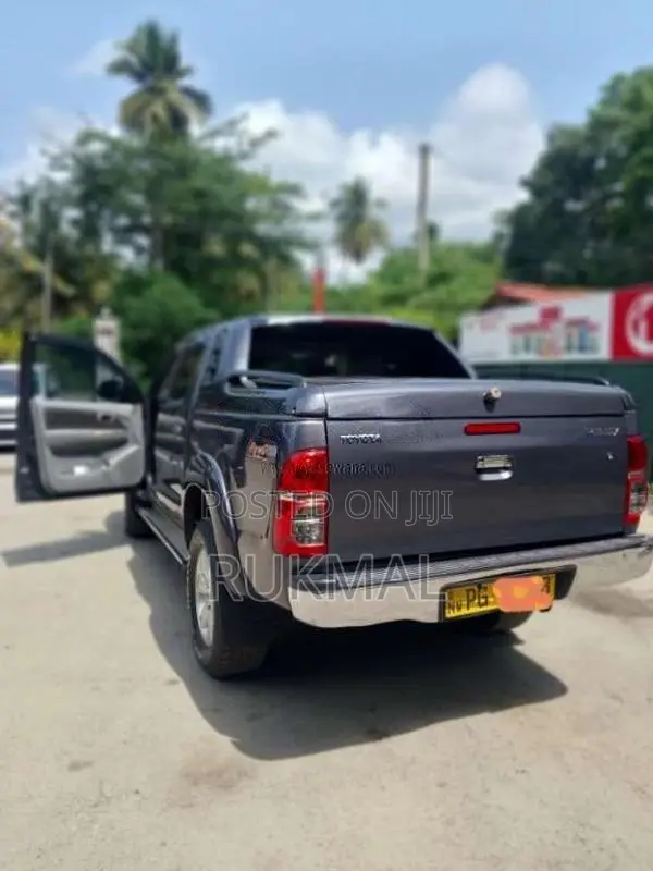 Toyota Hilux 2011 Pickup (Used)