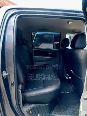 Toyota Hilux 2011 Pickup (Used)
