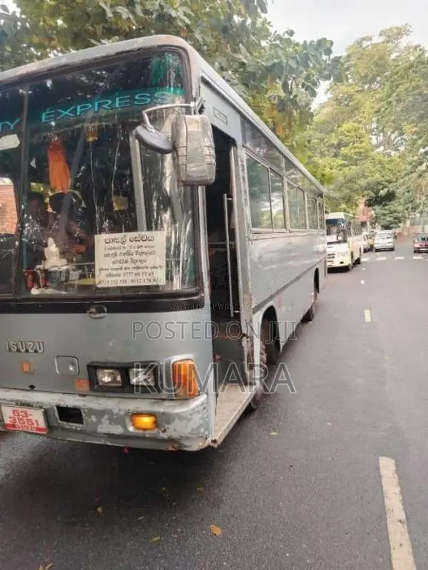 Isuzu Journey 2000 Bus (Used)