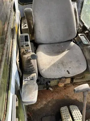 Hitachi EX 200 Landy 1999 Heavy-Duty (Used)