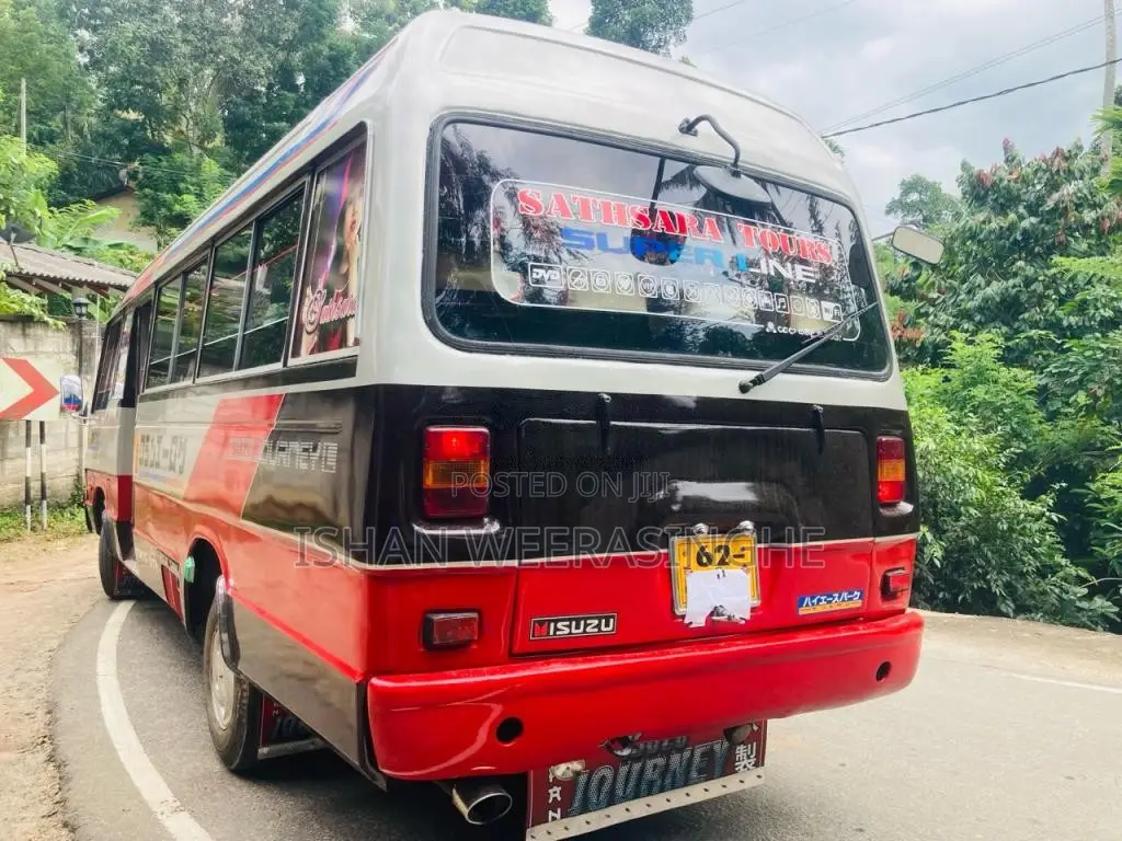 Isuzu Journey 1989 Bus (Used)