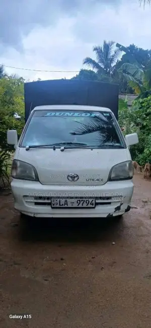 Toyota LiteAce 2001 Heavy-Duty (Used)