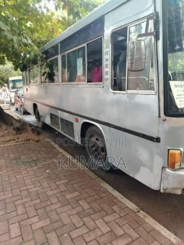 Isuzu Journey 2000 Bus (Used)