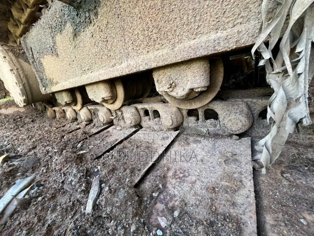 Hitachi EX 200 Landy 1999 Heavy-Duty (Used)