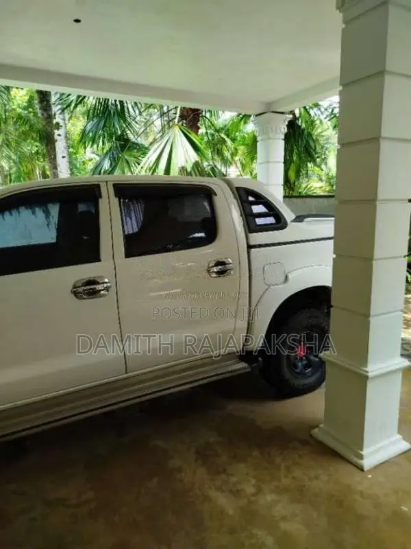 Toyota Hilux 2KD Thailand 2010 Pickup (Used)