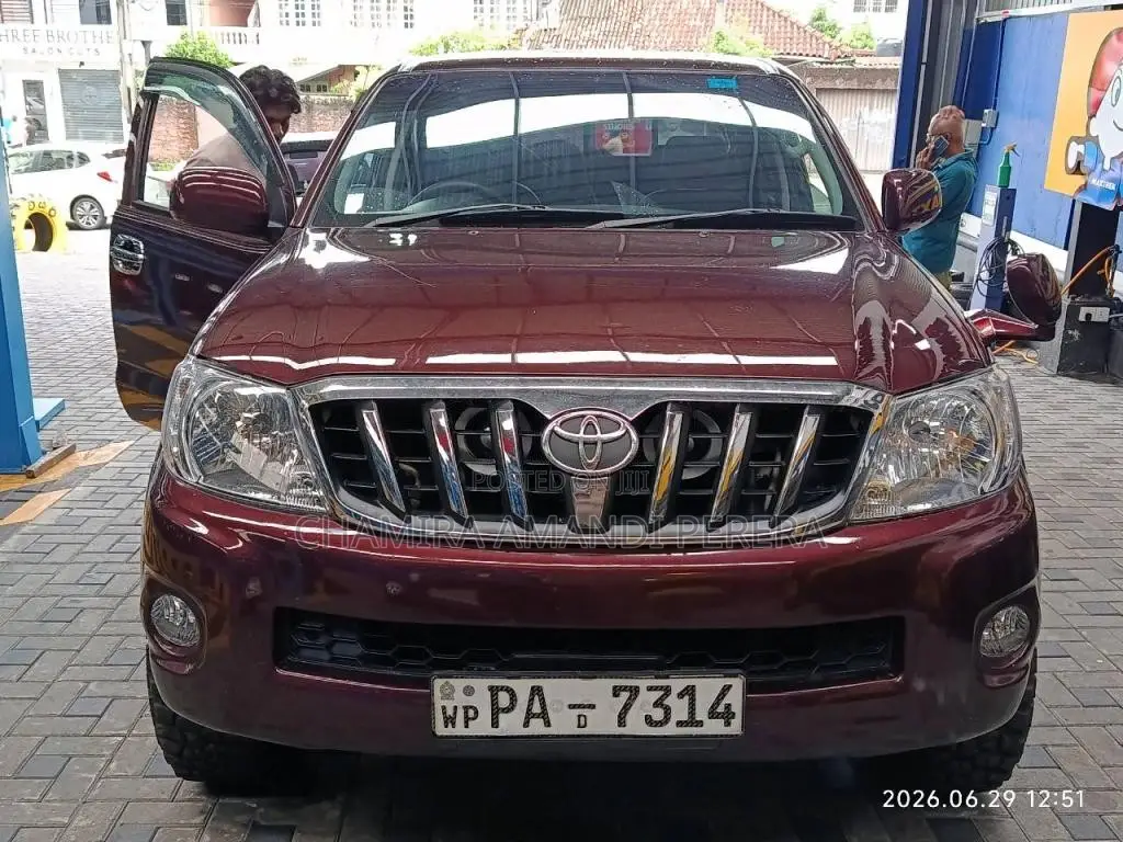 Toyota Hilux Vigo 2006 Pickup (Used)