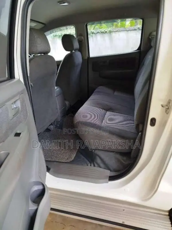 Toyota Hilux 2KD Thailand 2010 Pickup (Used)