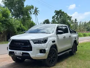 Toyota Hilux 2023 Pickup (Used)