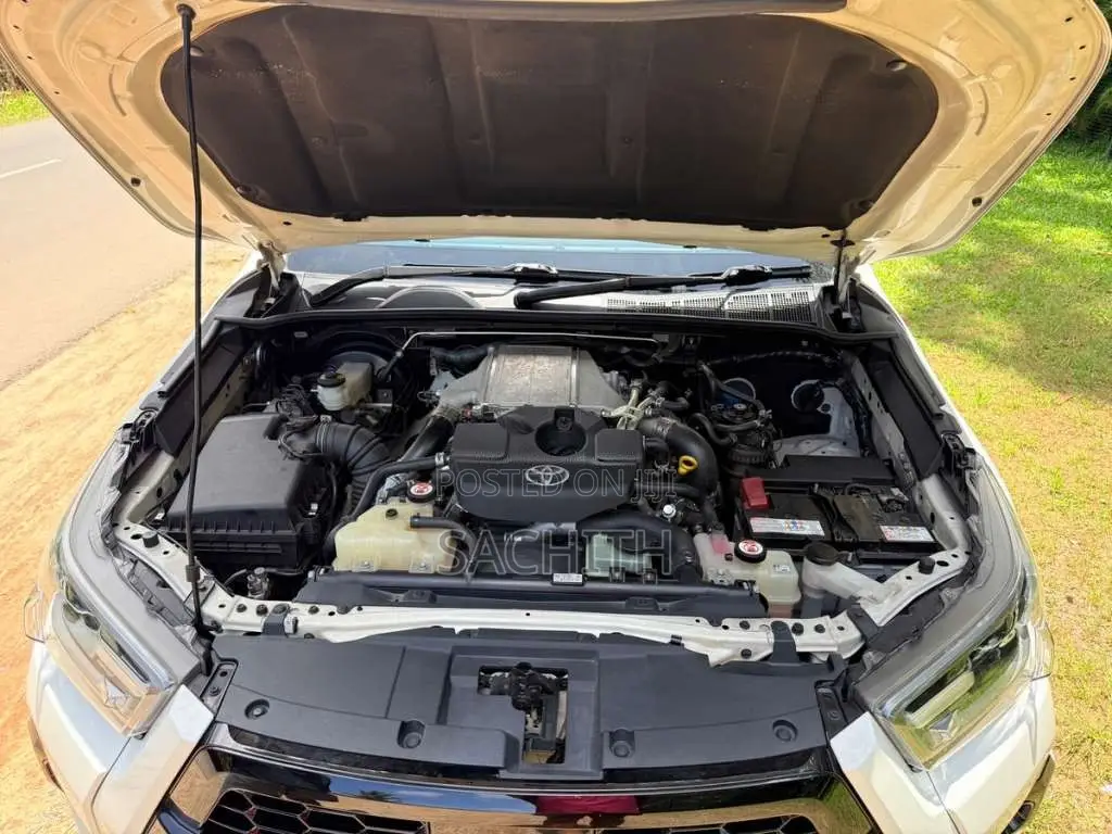 Toyota Hilux 2023 Pickup (Used)