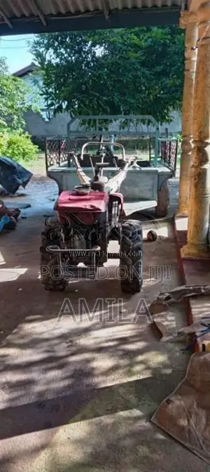 Kubota K700 1995 Tractor (Used)