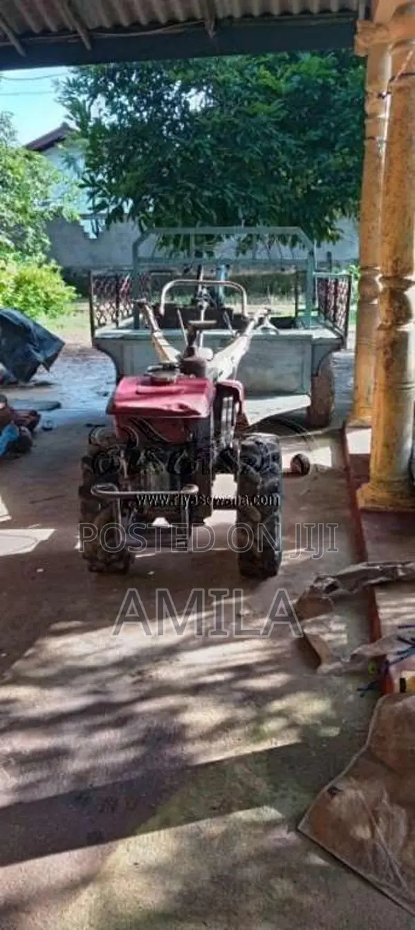 Kubota K700 1995 Tractor (Used)
