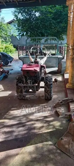 Kubota K700 1995 Tractor (Used)