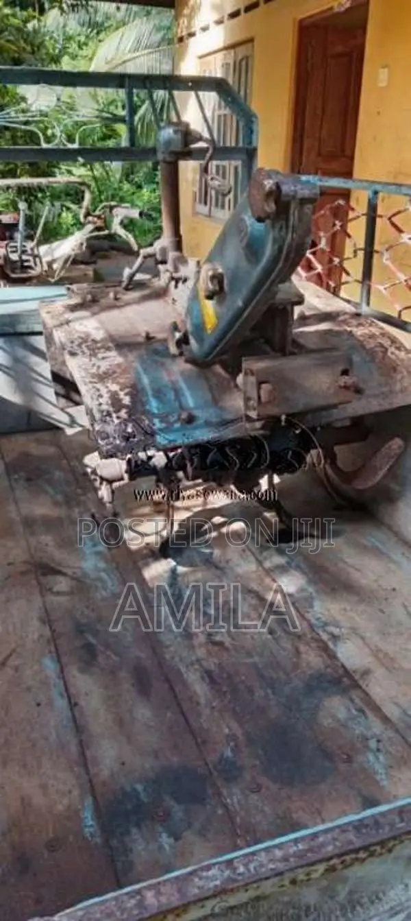 Kubota K700 1995 Tractor (Used)