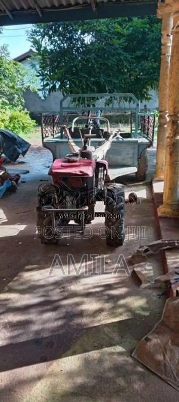 Kubota K700 1995 Tractor (Used)