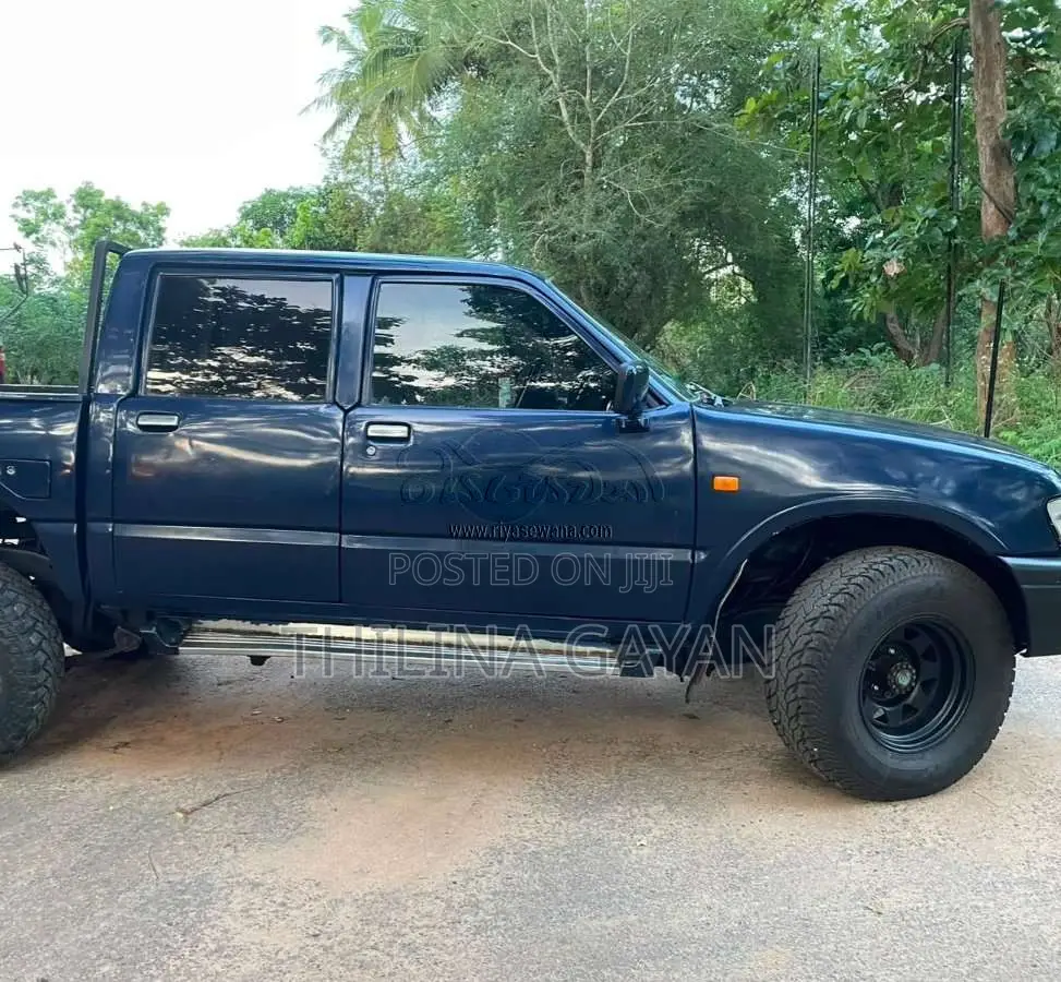 Isuzu Double Cab 1984 Pickup (Used)
