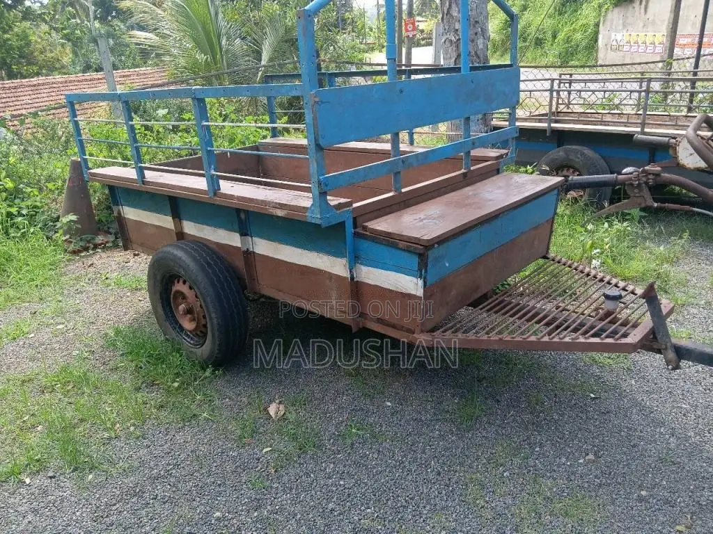 Kubota K700 2001 Tractor (Used)