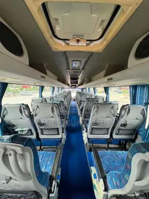 Isuzu Isuzu 2013 Bus (Used)