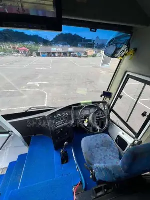 Isuzu Isuzu 2013 Bus (Used)