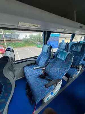 Isuzu Isuzu 2013 Bus (Used)