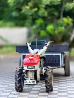 Kubota K 700 2000 Tractor (Used)